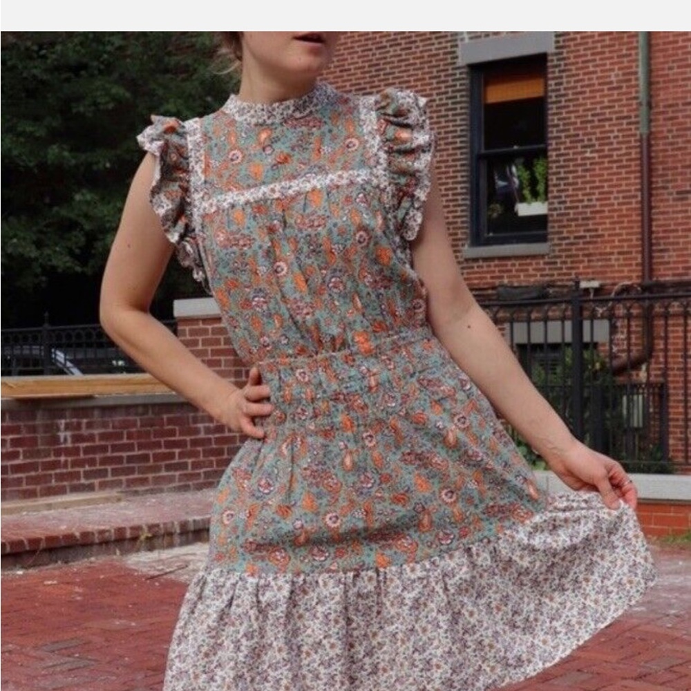 Universal thread Floral Ruffle Dress size medium